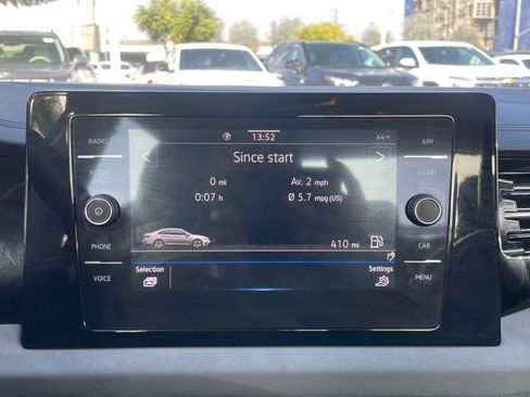 Used 2025 Volkswagen Jetta SE image 21