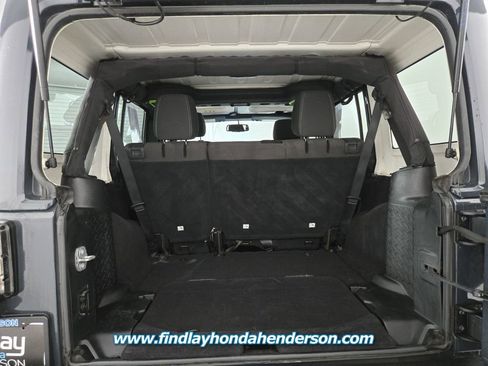 Used 2017 Jeep Wrangler Unlimited Sahara image 13