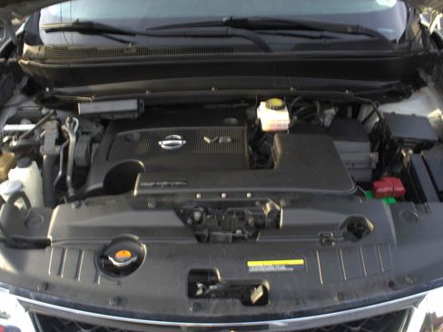 Used 2014 Nissan Pathfinder SV image 29