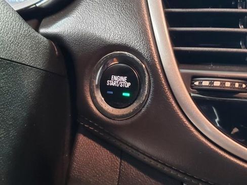 Used 2019 Chevrolet Trax LT w/ LT Convenience Package FWD image 23