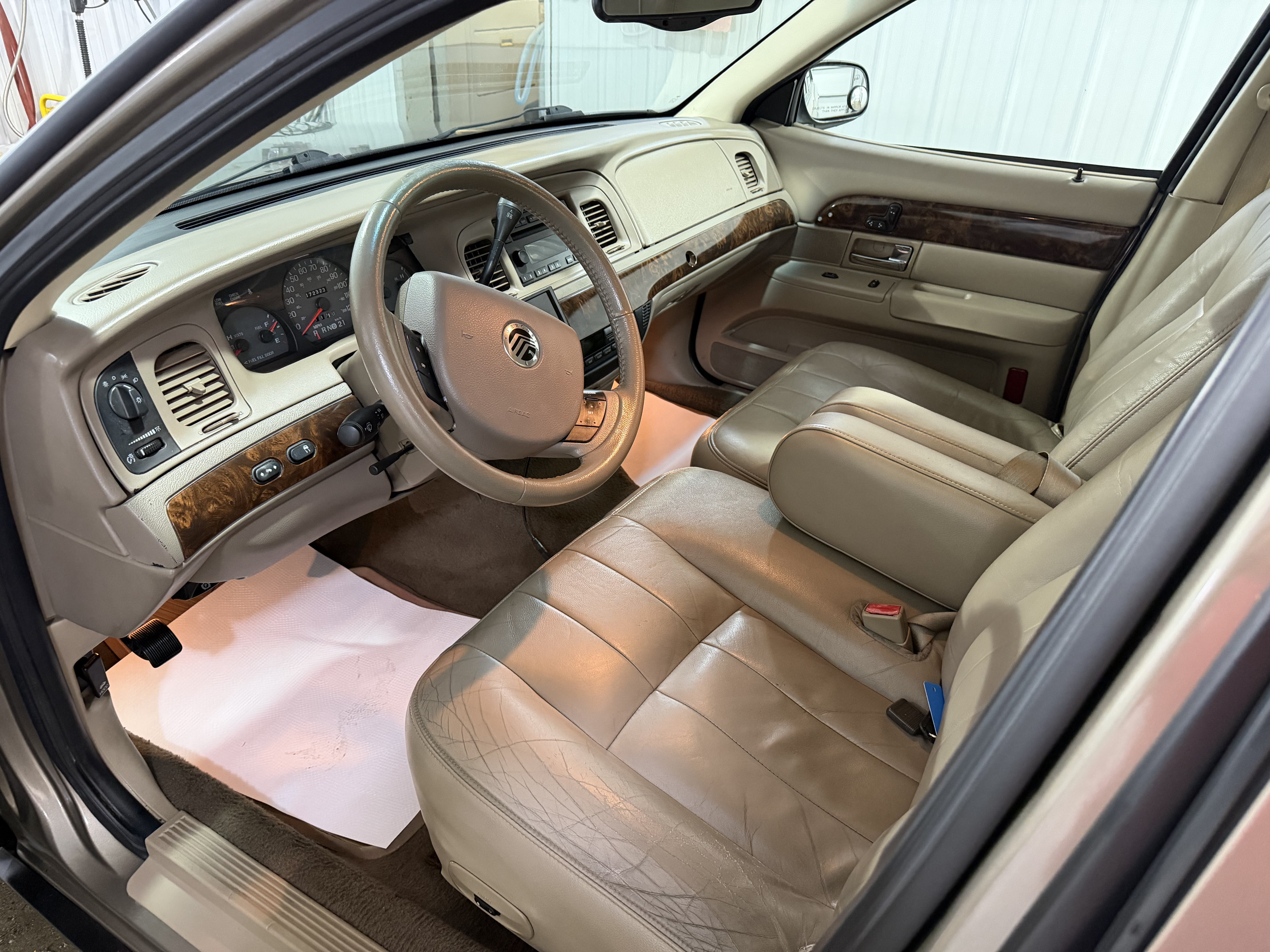 Used 2005 Mercury Grand Marquis LSE RWD image 7