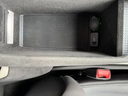 Used 2021 Ferrari Roma RWD image 32