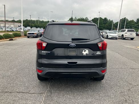 Used 2019 Ford Escape SE FWD image 18