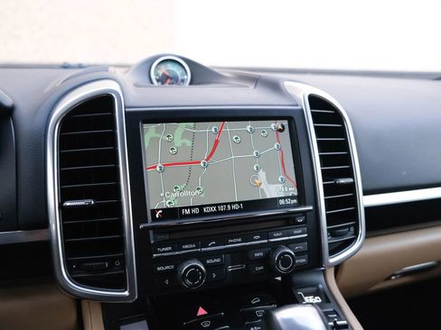 Used 2016 Porsche Cayenne image 39