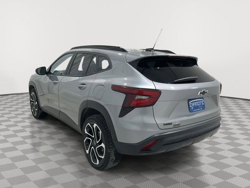 Used 2024 Chevrolet Trax RS w/ Driver Confidence Package image 3