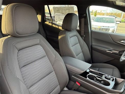 New 2026 Chevrolet Equinox LT image 32