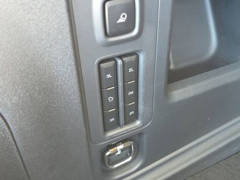 Used 2025 Ford Expedition Active AWD/4WD image 15
