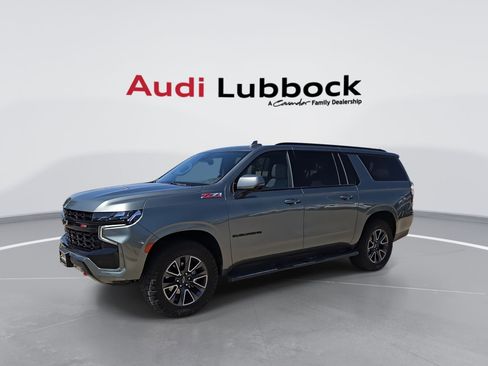Used 2023 Chevrolet Suburban Z71 w/ Luxury Package AWD/4WD image 4