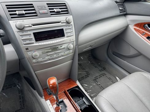 Used 2011 Toyota Camry Hybrid w/ Leather Pkg FWD image 29