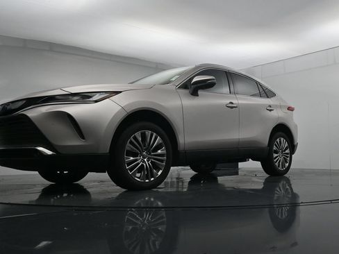 Used 2024 Toyota Venza Limited AWD/4WD image 38