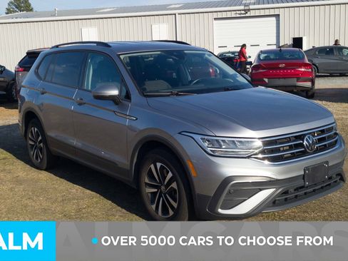 Used 2024 Volkswagen Tiguan S image 3