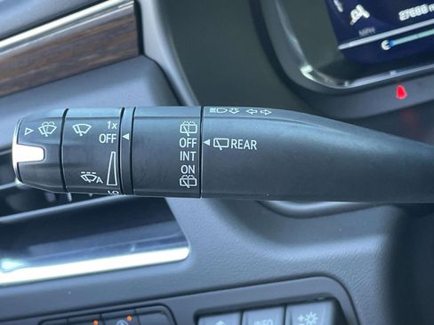 Used 2023 Chevrolet Suburban High Country w/ Advanced Technology Package image 30