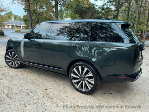 Used 2025 Land Rover Range Rover SV image 12