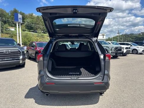 Used 2021 Toyota RAV4 XLE AWD/4WD image 16