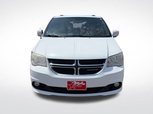 Used 2019 Dodge Grand Caravan SXT FWD image 2
