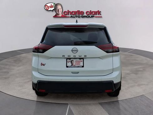 Used 2025 Nissan Rogue S FWD image 5