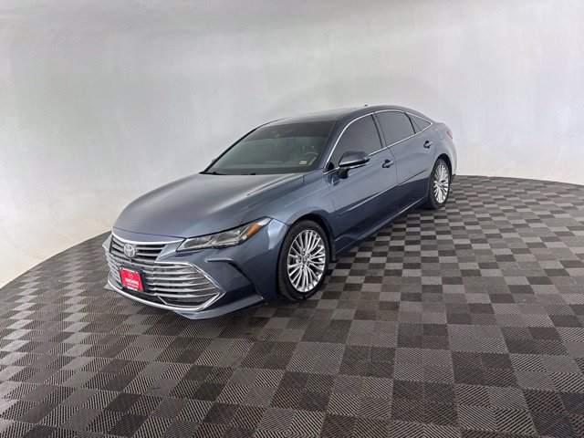 Used 2019 Toyota Avalon Limited w/ Advanced Safety Package FWD image 3