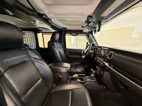 Used 2022 Jeep Wrangler Unlimited Rubicon 4xe w/ Cold Weather Group AWD/4WD image 16