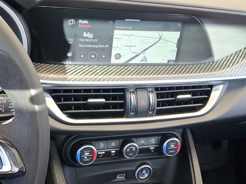 New 2024 Alfa Romeo Stelvio Quadrifoglio AWD/4WD image 12