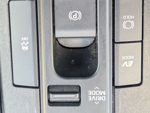 Used 2024 Toyota Prius LE image 19