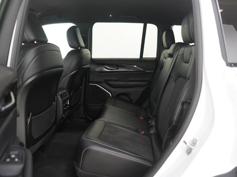 Used 2022 Jeep Grand Cherokee Altitude image 19