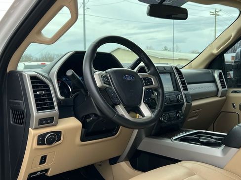 Used 2019 Ford F350 Lariat w/ Chrome Package image 12