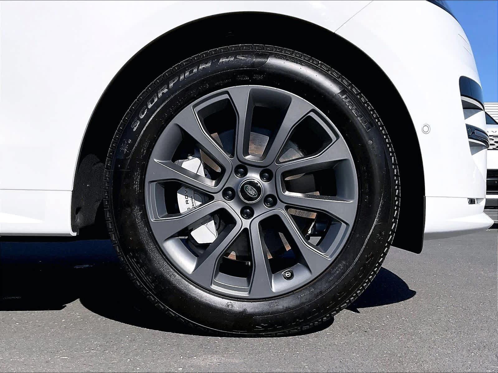 New 2025 Land Rover Range Rover Sport Dynamic SE AWD/4WD image 14