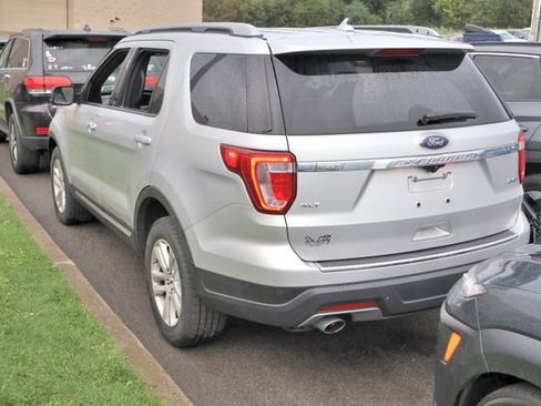 Used 2018 Ford Explorer XLT w/ Equipment Group 201A AWD/4WD image 3