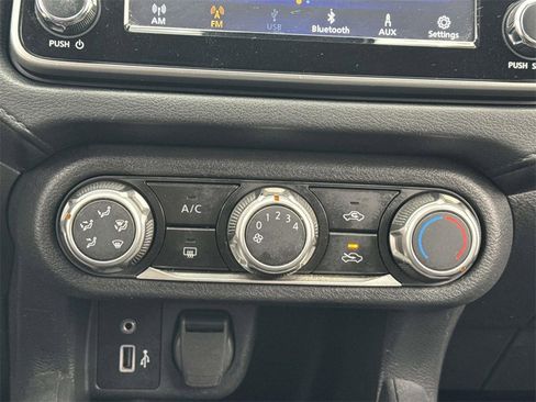 Used 2022 Nissan Versa S image 28