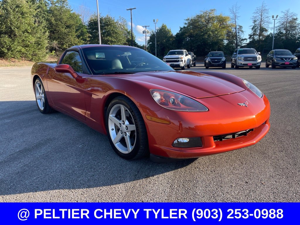 Used 2005 Chevrolet Corvette Coupe w/ Performance Handling Package RWD image 18