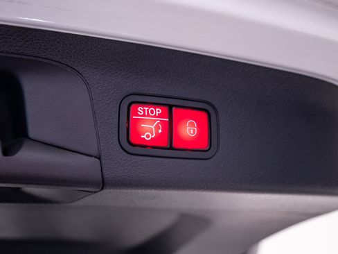 Used 2023 Mercedes-Benz GLS 450 4MATIC image 39