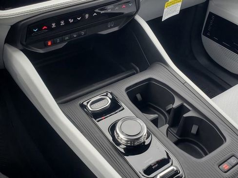 New 2026 Jeep Cherokee Overland image 13