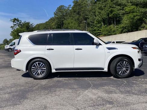 Used 2021 Nissan Armada SL w/ Captain's Chairs Package RWD image 2