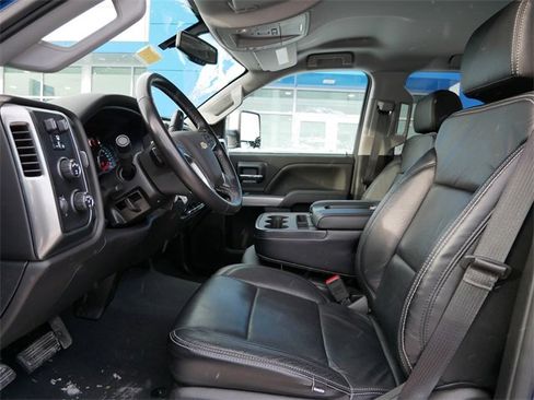 Used 2019 Chevrolet Silverado 3500 LT w/ LT Convenience Package image 7