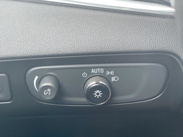 Used 2018 Buick Enclave Essence FWD image 26