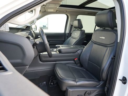 Used 2025 Ford Expedition Max Platinum AWD/4WD image 12