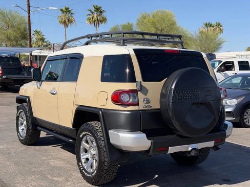 Used 2014 Toyota FJ Cruiser 4WD w/ Upgrade Package image 5