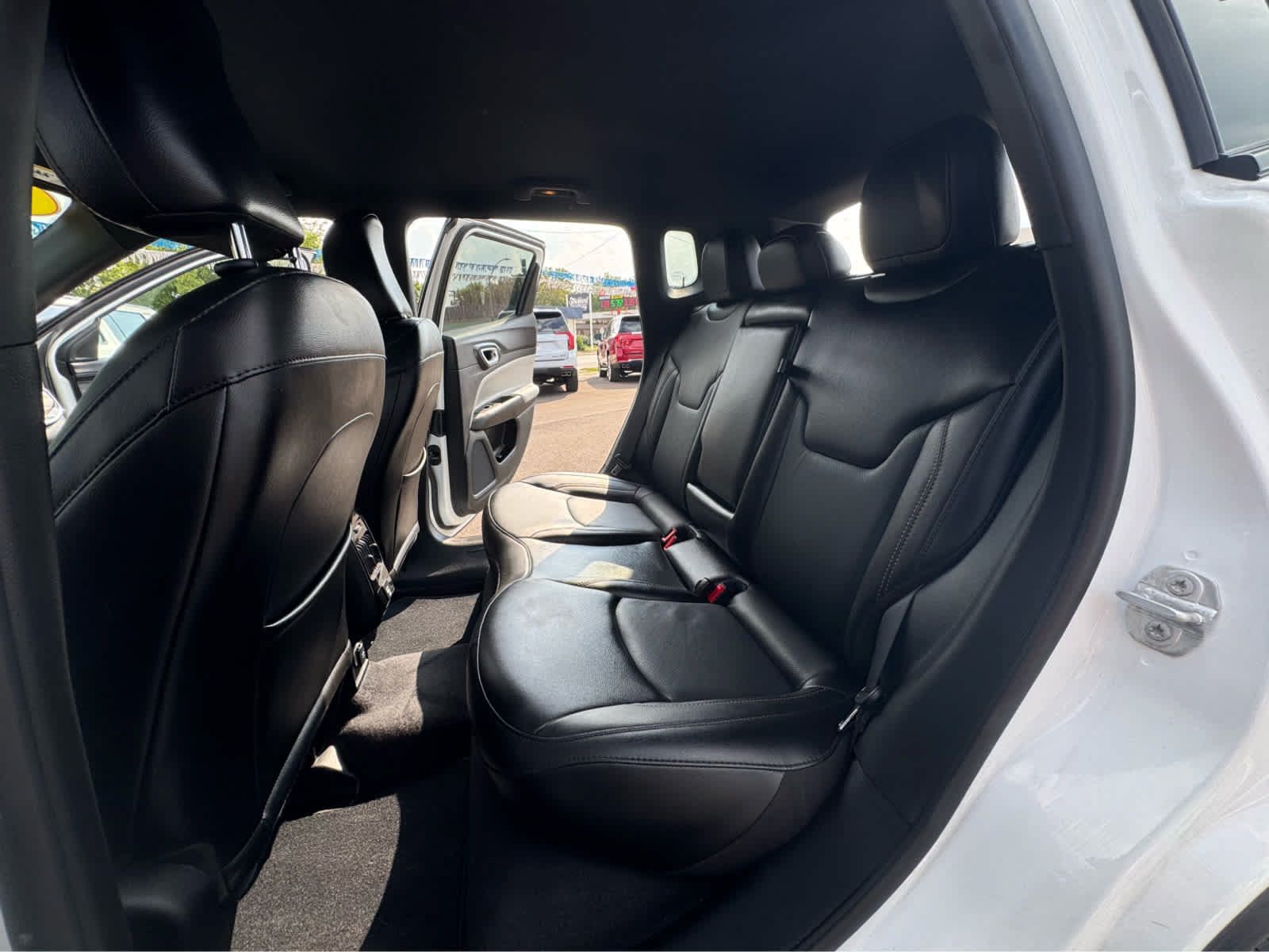 Used 2023 Jeep Compass Limited AWD/4WD image 18