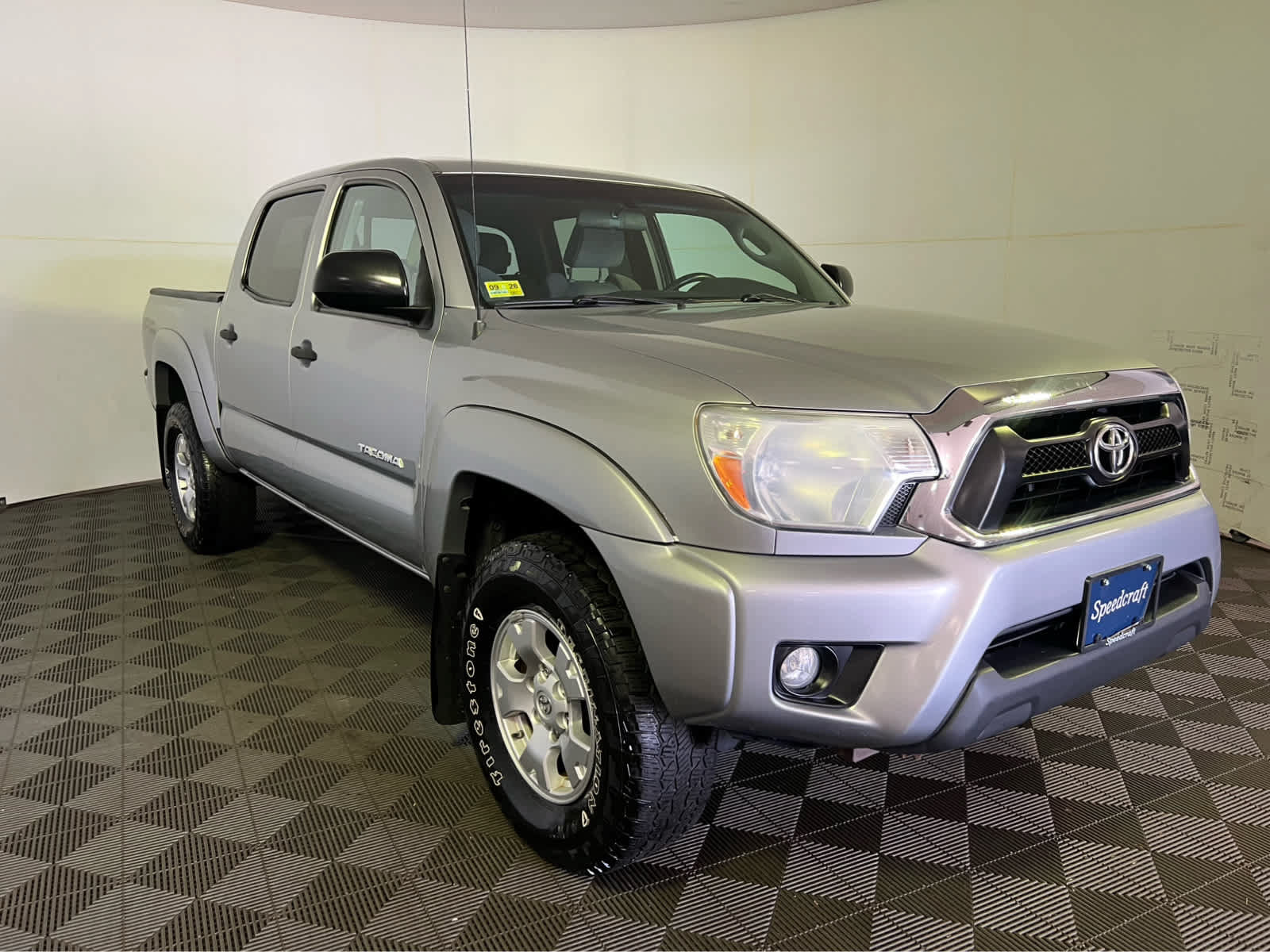 Used 2015 Toyota Tacoma 4x4 Double Cab w/ TRD Off-Road Package image 1