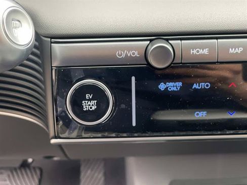 New 2026 Hyundai Santa Fe Calligraphy FWD image 16