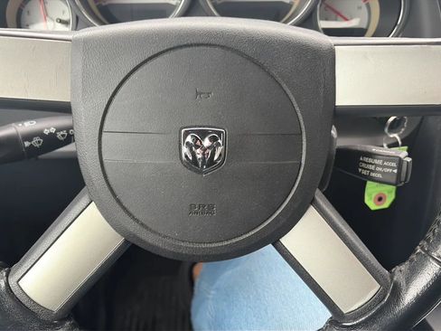 Used 2009 Dodge Challenger SE image 43