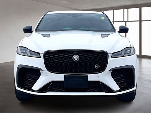 Used 2024 Jaguar F-PACE SVR image 3