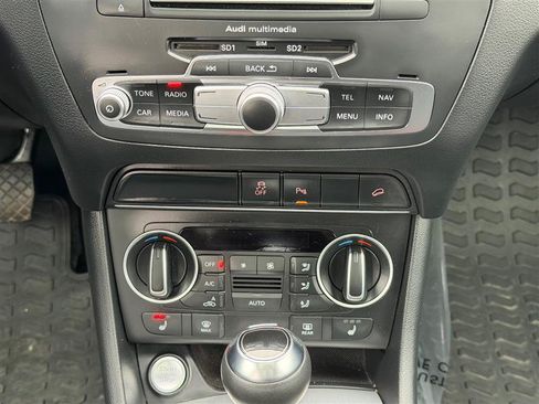 Used 2018 Audi Q3 2.0T Premium Plus w/ Premium Plus Package AWD/4WD image 34
