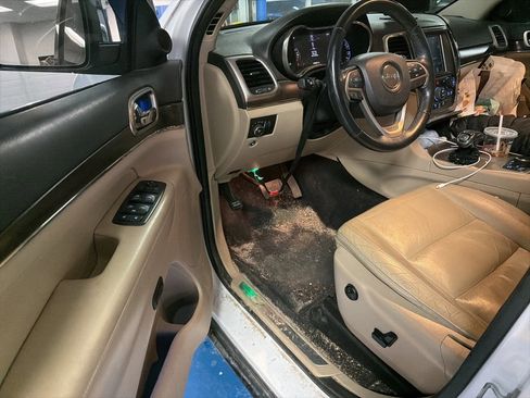 Used 2014 Jeep Grand Cherokee Limited image 8