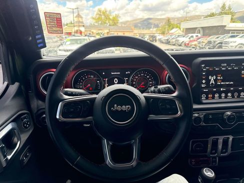 Used 2022 Jeep Wrangler Rubicon AWD/4WD image 12