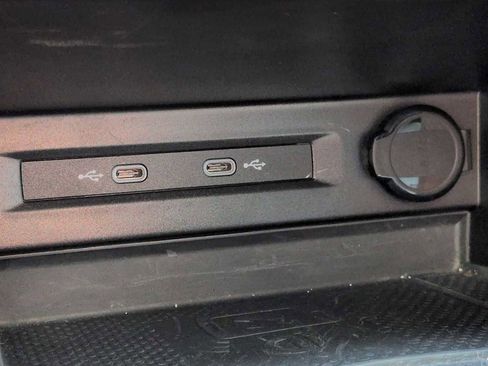 Used 2023 Volkswagen Tiguan SE R-Line image 32