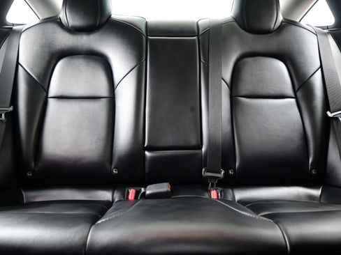 Used 2022 Tesla Model 3 Performance image 15