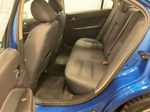 Used 2011 Ford Fusion SE image 29