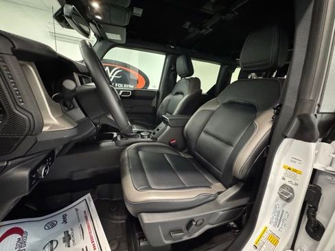 Used 2025 Ford Bronco Outer Banks image 15