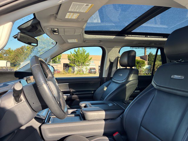 Used 2025 Ford Expedition Max Platinum AWD/4WD image 25